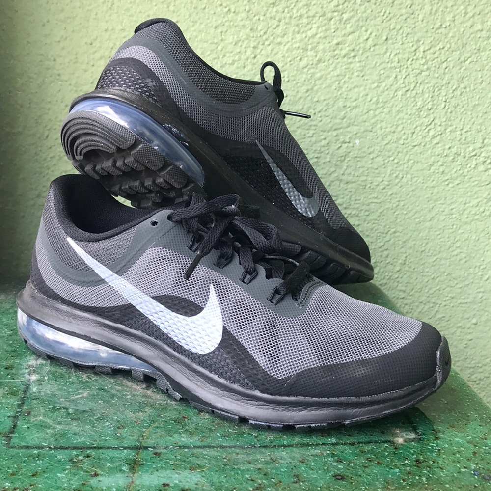 Nike Max Dynasty 2 running shoes
